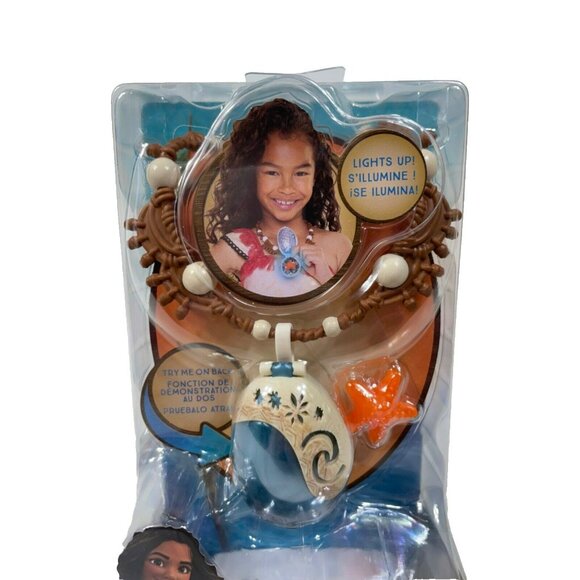 Disney Moana 2 Moana's Light-Up Shell Necklace With Sea Star - Picture 6 of 12